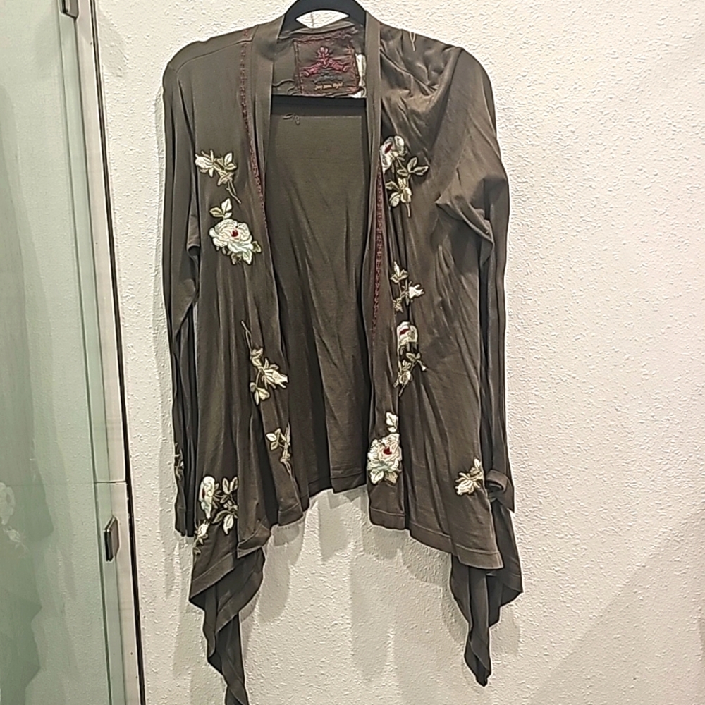 Johnny was Sabine Novelle Embroidered olive green light sweater